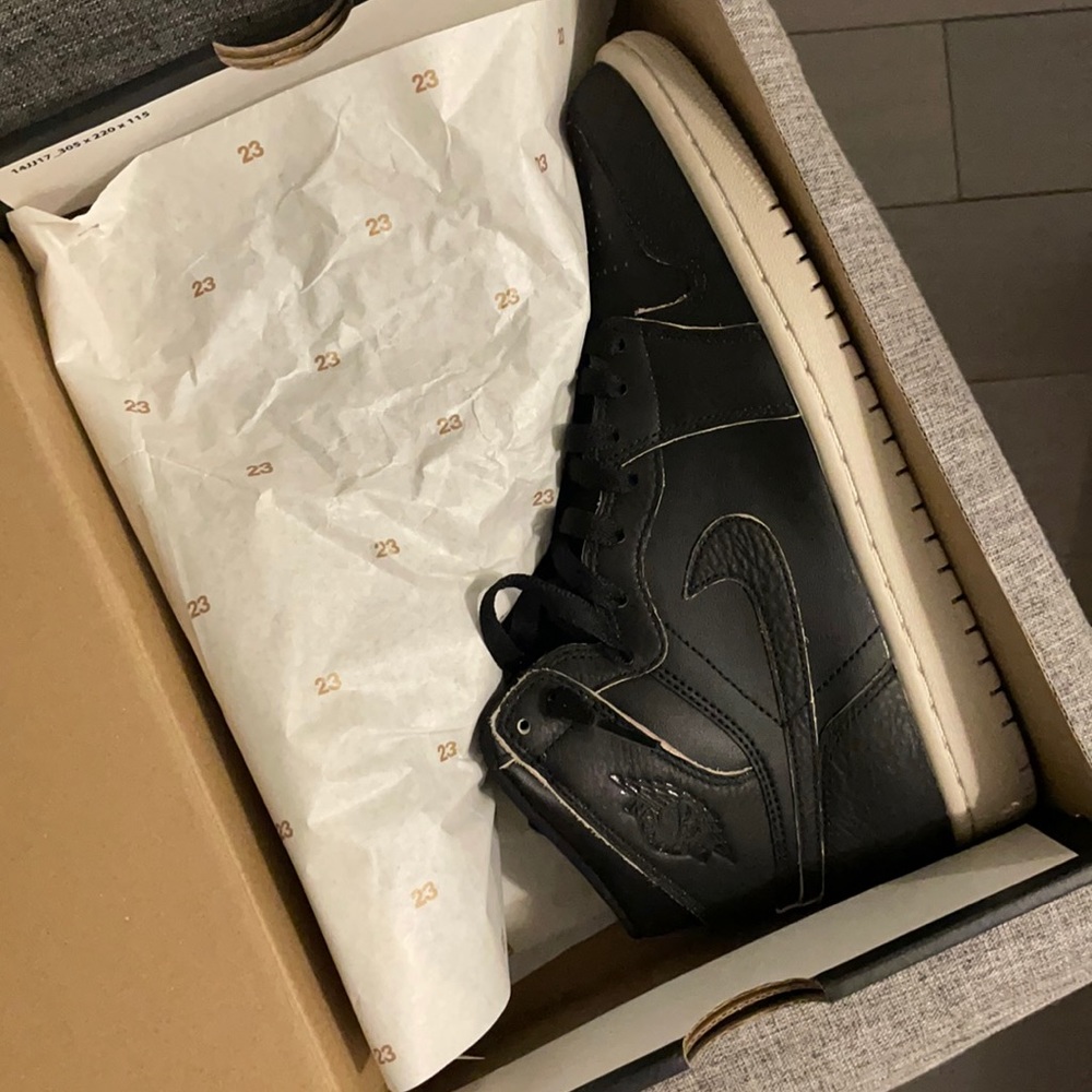 NIKE AIR JORDAN 1 RETRO HIGH PREMIUM